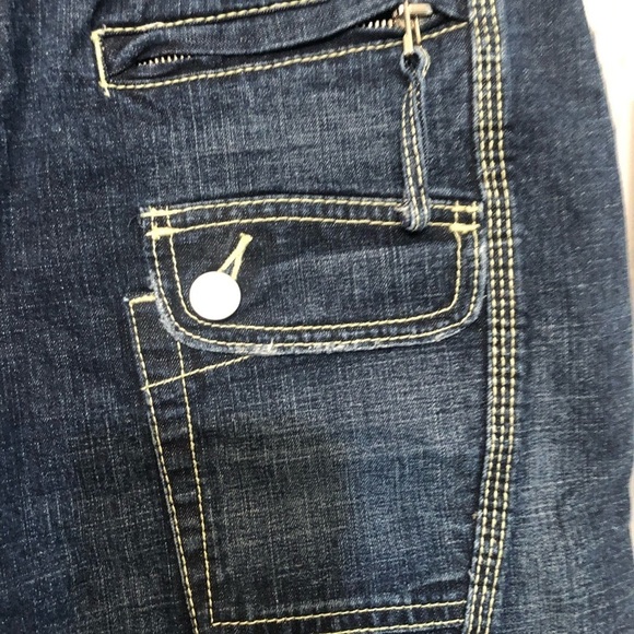 BCBGMaxazria  Size 10 cropped dark denim jeans with zipper details like new - Picture 5 of 16